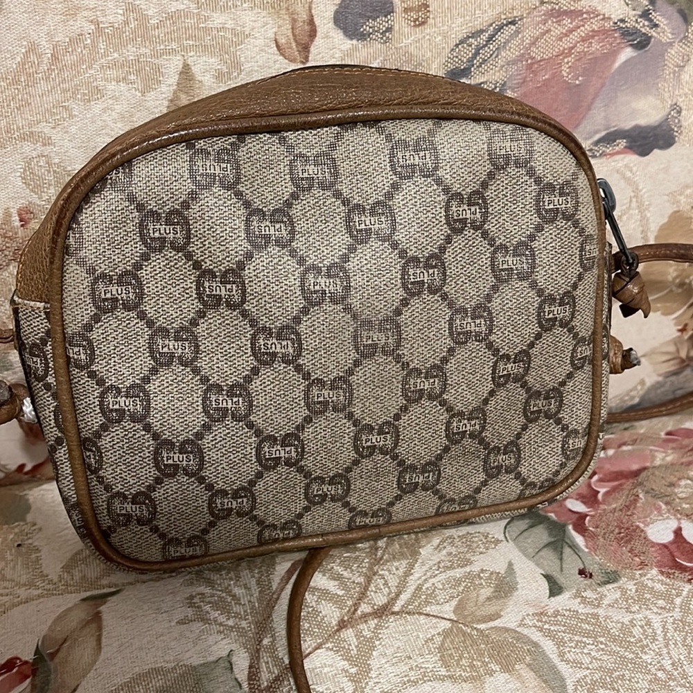 Authentic Vintage Gucci Plus mini crossbody - Picture 4 of 15